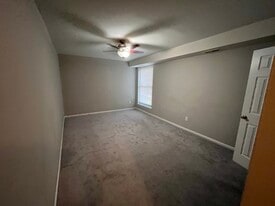 Building Photo - 3304 Woodburn Village Dr