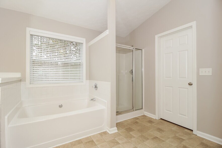 Building Photo - 948 Gardenia Curve