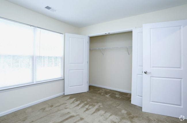 3br,2ba-1181sf bedroom - Ryder Downs Apartments