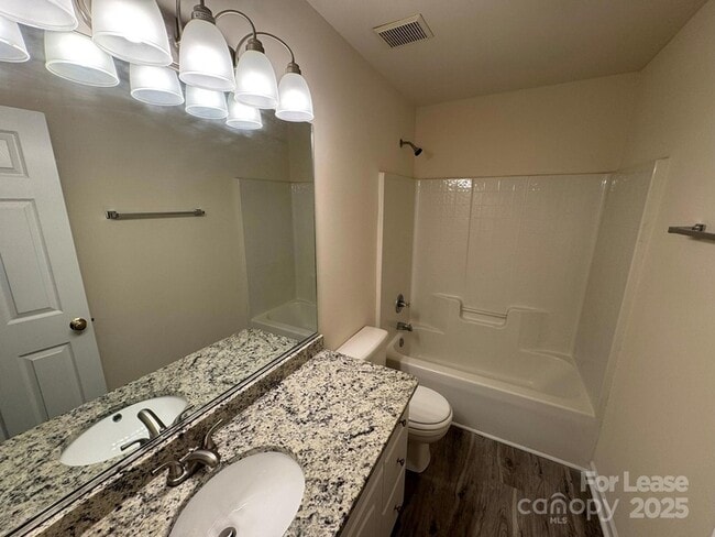 Building Photo - 6610 Cedar Cliff Dr