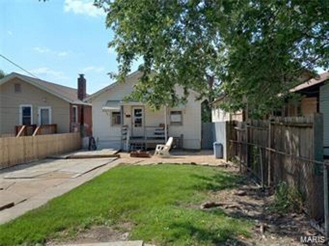 Building Photo - 4424 S Spring Ave