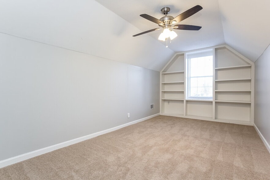 Building Photo - 865 Chatham Park Dr SW