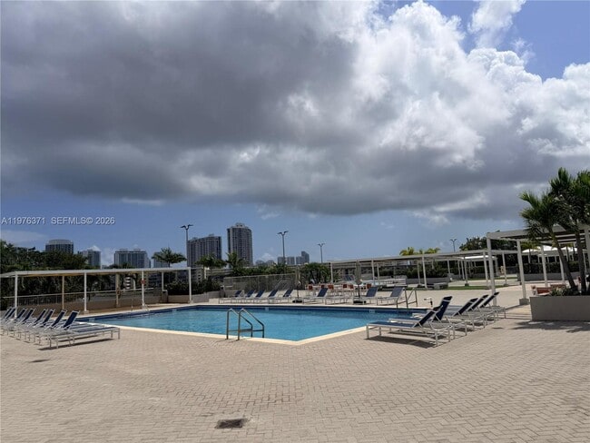 Building Photo - 18031 Biscayne Blvd