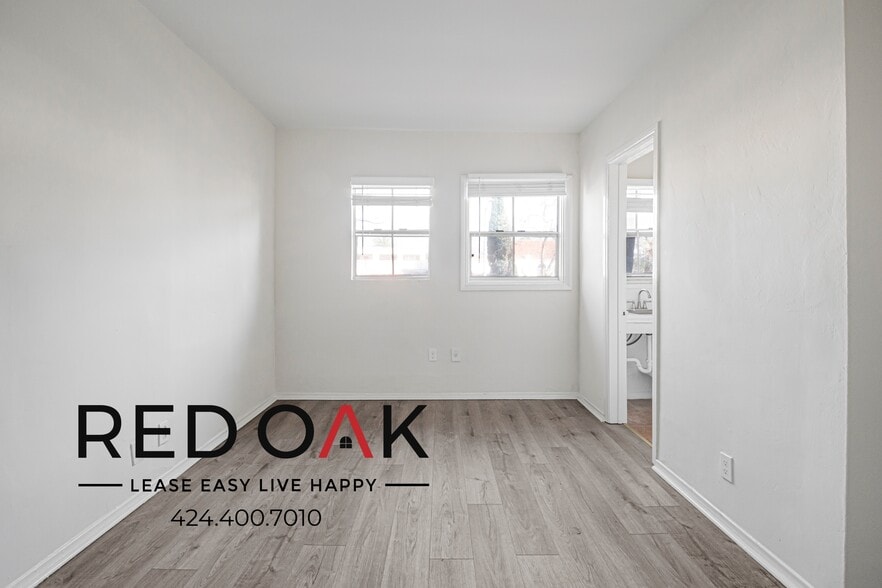 Building Photo - 615 N Rossmore Ave