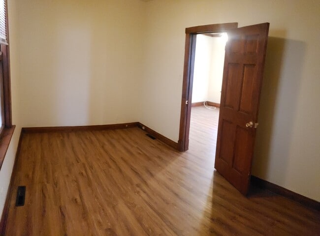 Building Photo - 1811 S Komensky Ave