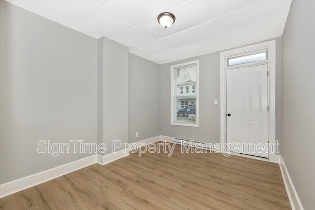 Building Photo - 114 N Conococheague St