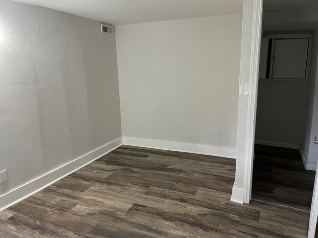 Building Photo - 635 N Moore Rd