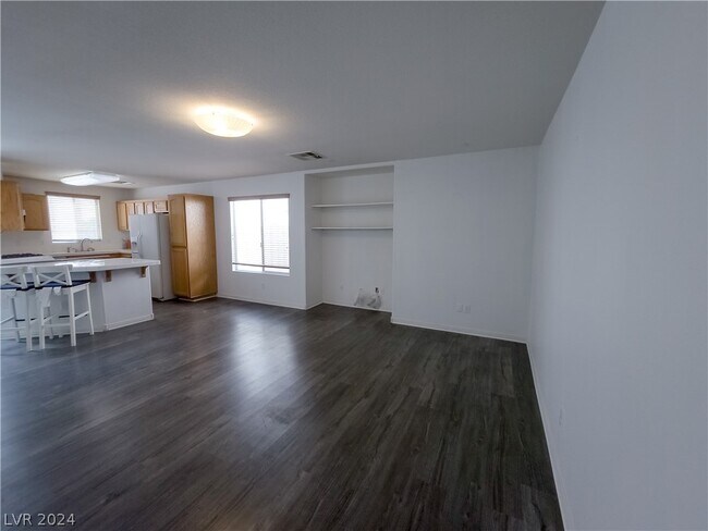 Building Photo - 7282 Cestrum Rd