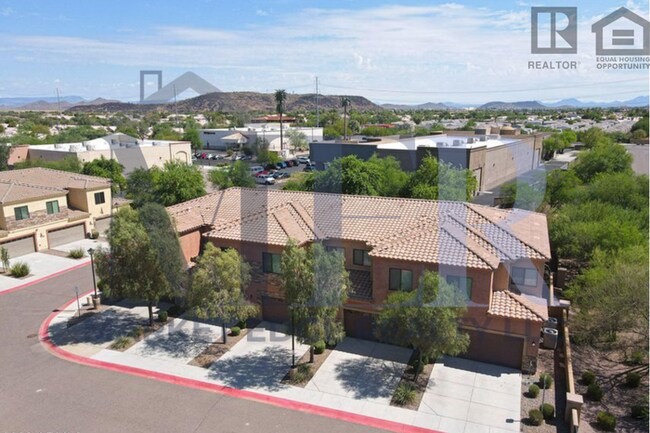 Building Photo - 3Bed/2.5Bath Condo at 35th Ave/Deer Valley...