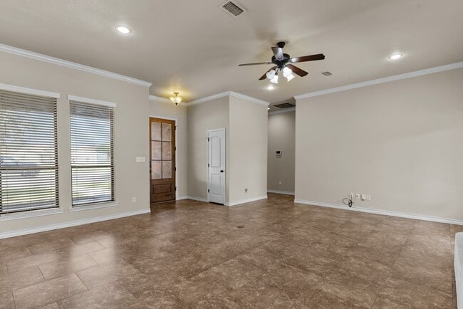 Building Photo - 5009 Woodhollow Dr