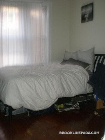 Building Photo - 208 Winthrop Rd