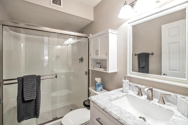 Building Photo - 5045 N 81st St