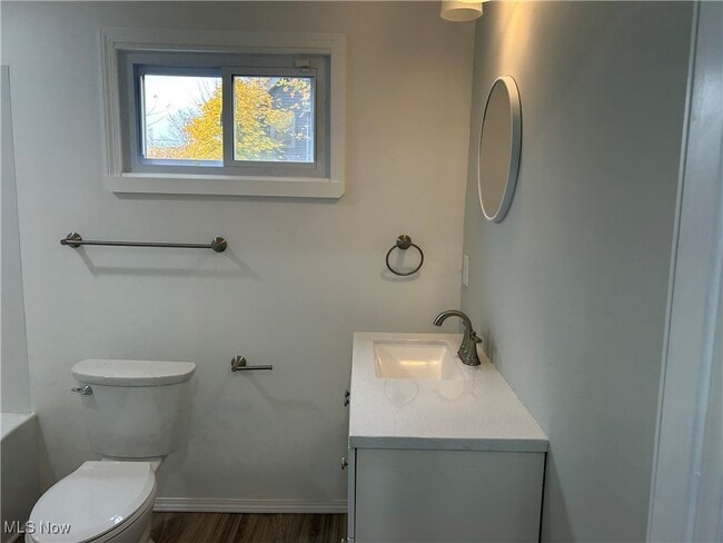 Building Photo - 15630 Holmes Ave