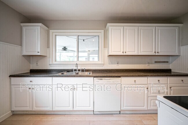 Building Photo - 40 Bailey Ct