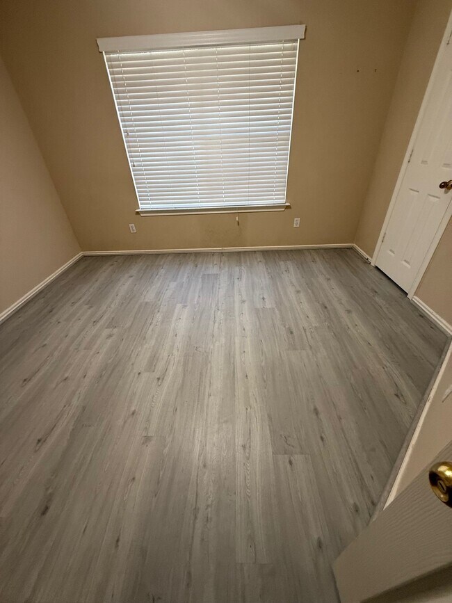 Building Photo - 43 Blue Creek Pl