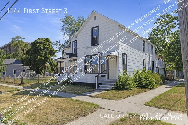 Building Photo - 1144 First Street 3-