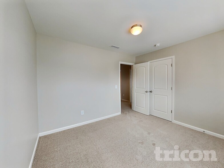 Building Photo - 2215 Osprey Ln