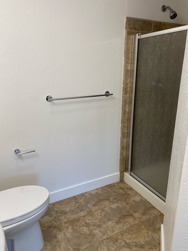 Building Photo - 2 bedroom 2 bath in Concord
