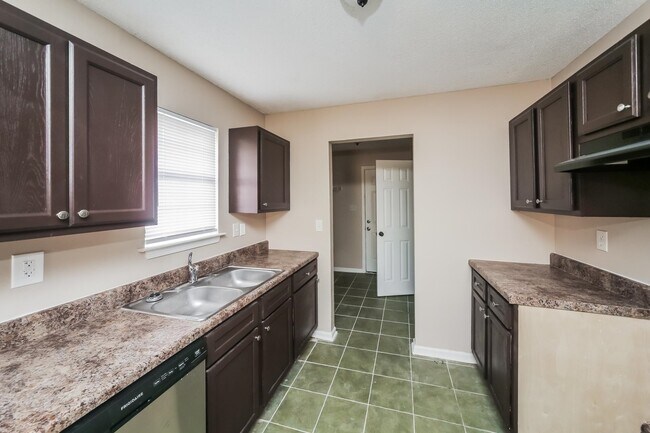 Building Photo - 4663 Royal View Dr