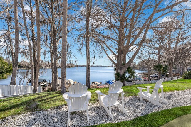 Building Photo - Lake Maitland Living | Mid-Century Charm