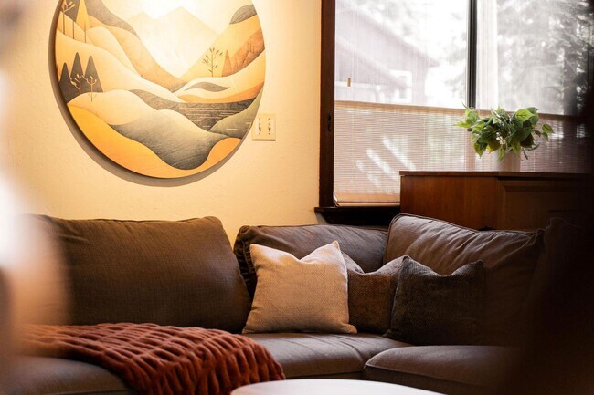 Building Photo - SKI LEASE: Hot Tub, Pet Friendly, Wood Stove