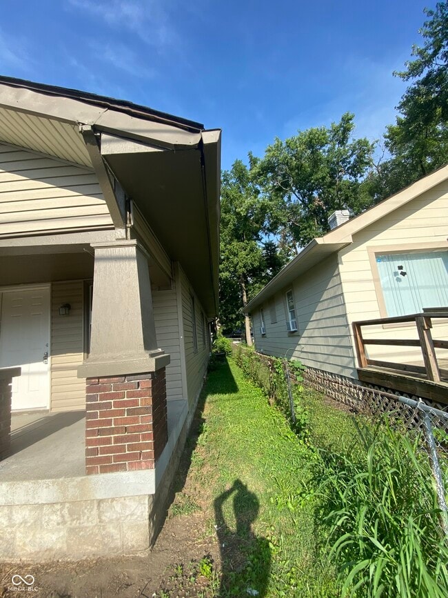Building Photo - 1351 S Belmont Ave