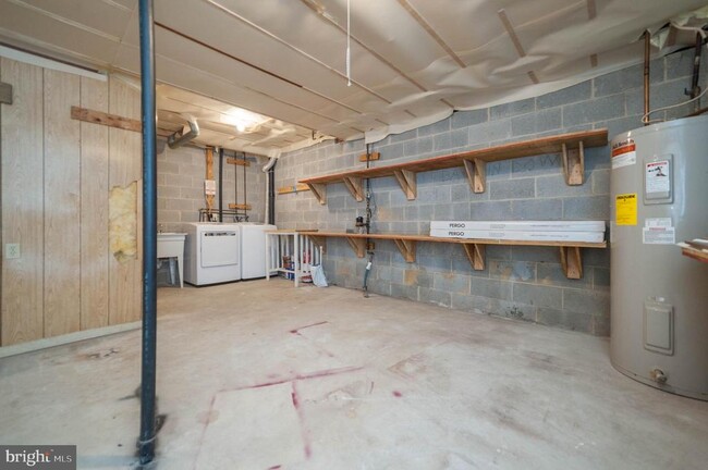 Building Photo - 5725 Walnut Wood Ln
