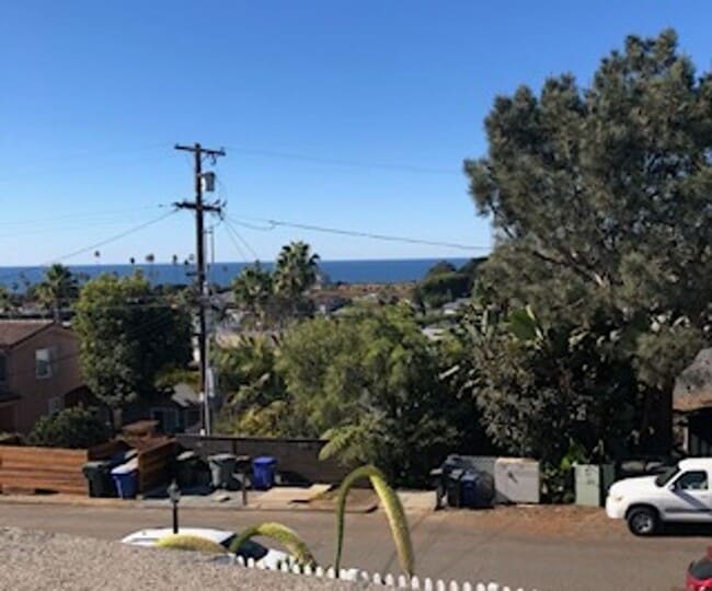 Building Photo - Beach Style Living in Encinitas, CA!