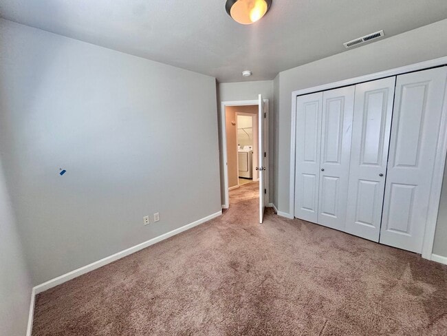 Building Photo - 207 NE 52nd St