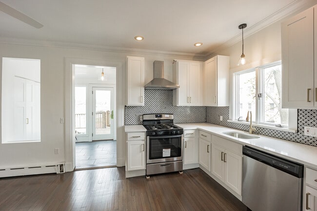 Building Photo - 62 Shrewsbury Ave