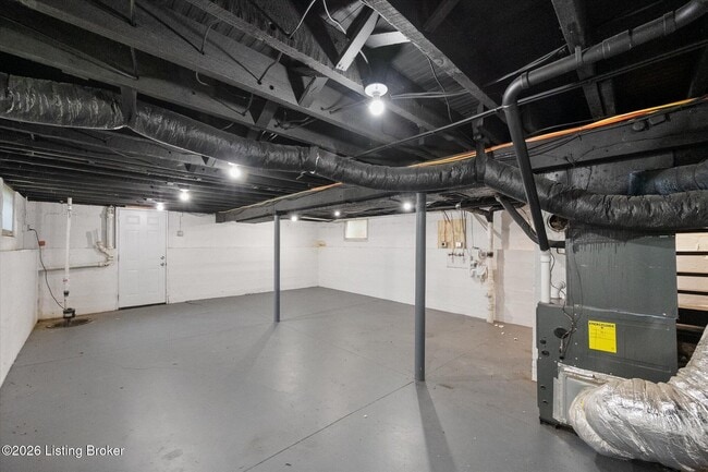 Building Photo - 343 S 42nd St