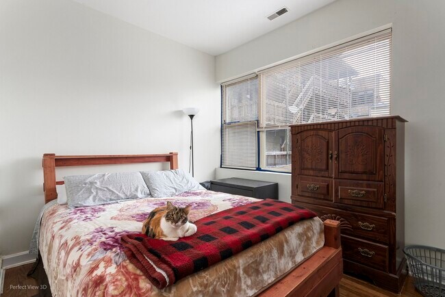 Building Photo - 4853 N Harding Ave