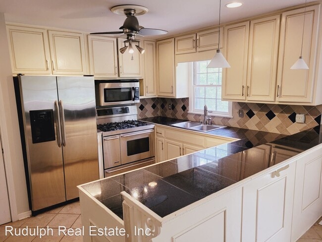 Building Photo - 3 br, 2 bath House - 1317 Dunston Ave