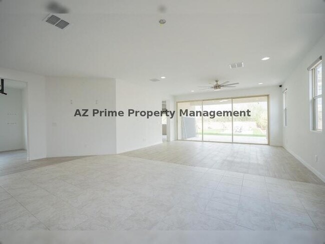 Building Photo - 16512 W Desert Ln