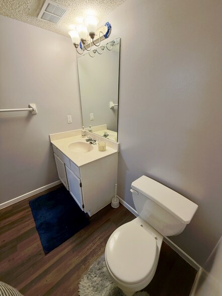 Building Photo - 14546 Cobalt Ave