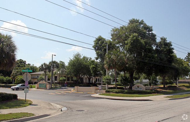 Primary Photo - Palm Lake Village