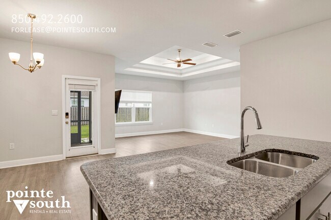 Building Photo - 390 Gemini St