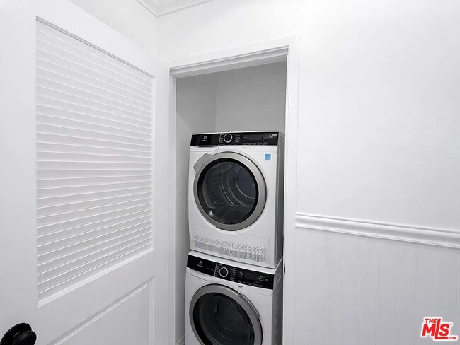 Building Photo - 1141 19th St