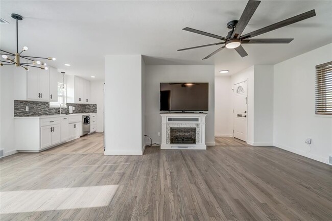Building Photo - 1409 S Blvd