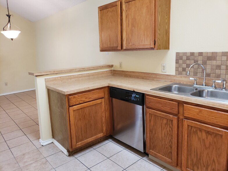 Building Photo - 4433 Flamingo Ct