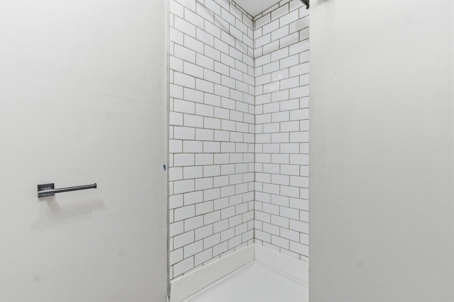 Building Photo - 1338 Barth Ave