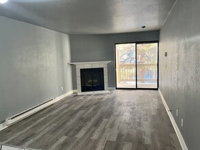 Building Photo - 14740 E Kentucky Dr