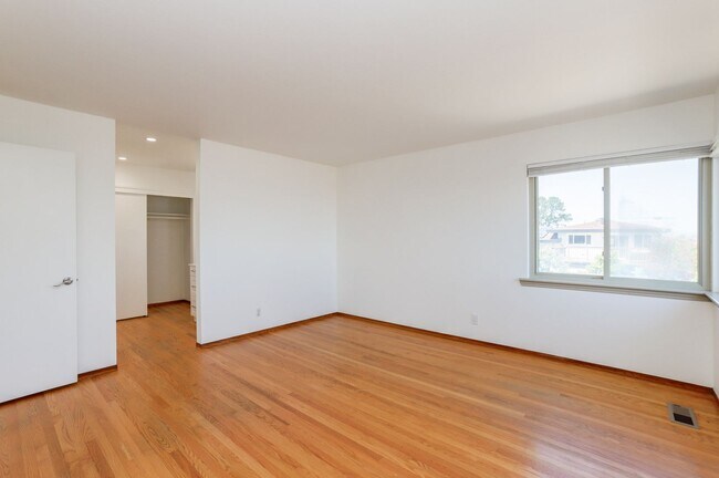 Building Photo - 3BR/2.5BA Mills Estates Home + Bonus Room | Bay Views, Yard & 2-Car Garage | YouTube Tour