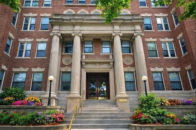 Building Photo - 1376 Commonwealth Ave