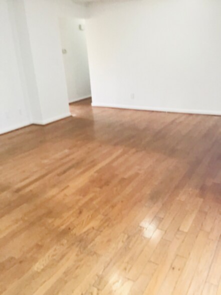 Building Photo - 6801 Chepstow Ct