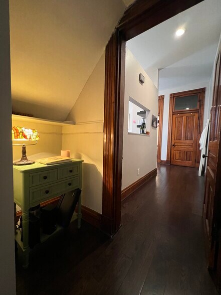 Building Photo - 711 Greenup St