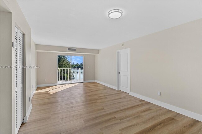 Primary Photo - 8240 SW 210th St