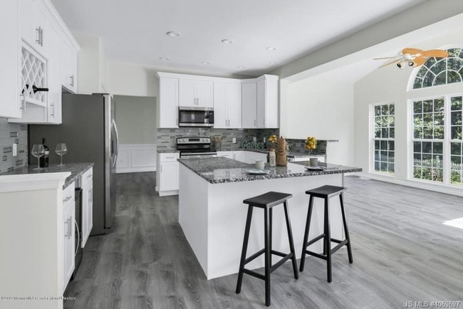 Building Photo - 413 Virginia Ave