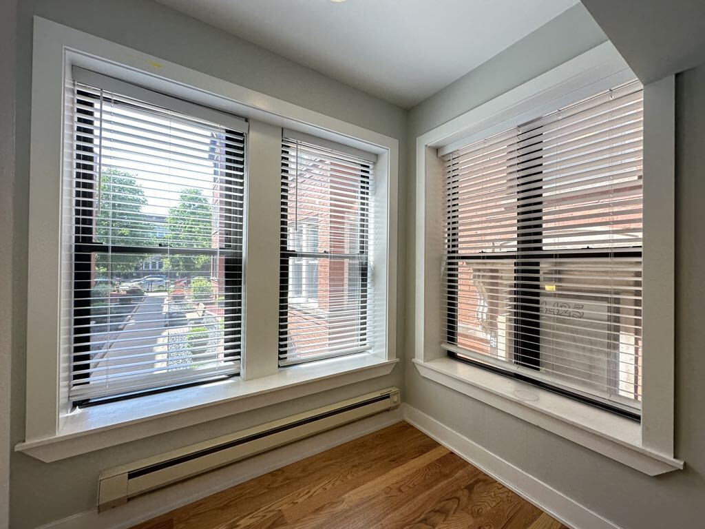 Building Photo - 4433 N Wolcott Ave