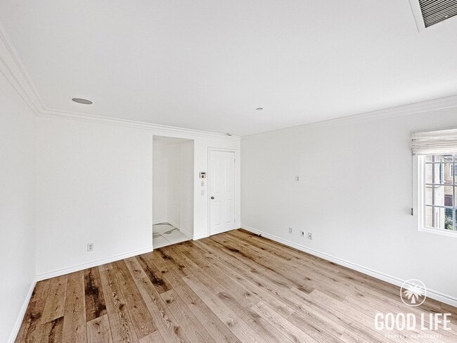 Building Photo - Highly Desired Irvine Living | 3-Bed, Office, Gated Community